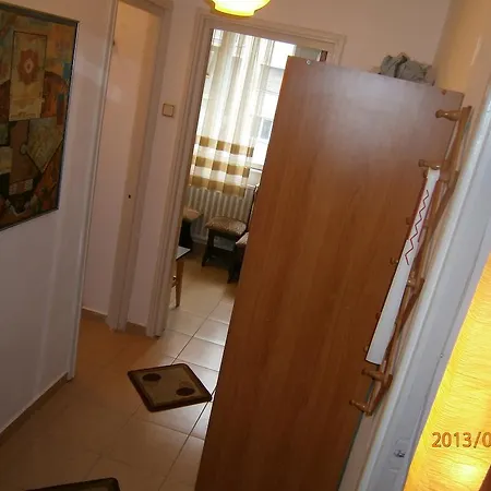 Maya Studio Universitate Apartment *